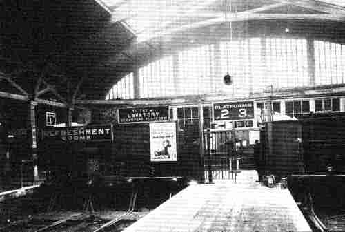 Merthyr Station 1940's.jpg (11457 bytes)